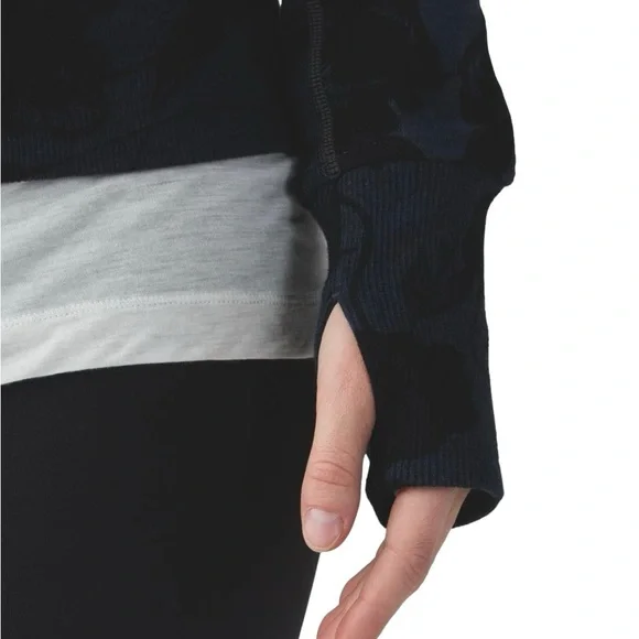 RARE: Lululemon Scuba Full Zip Hoodie Il Flat Inky Floral hHathered Blue Size 12 - Picture 9 of 10